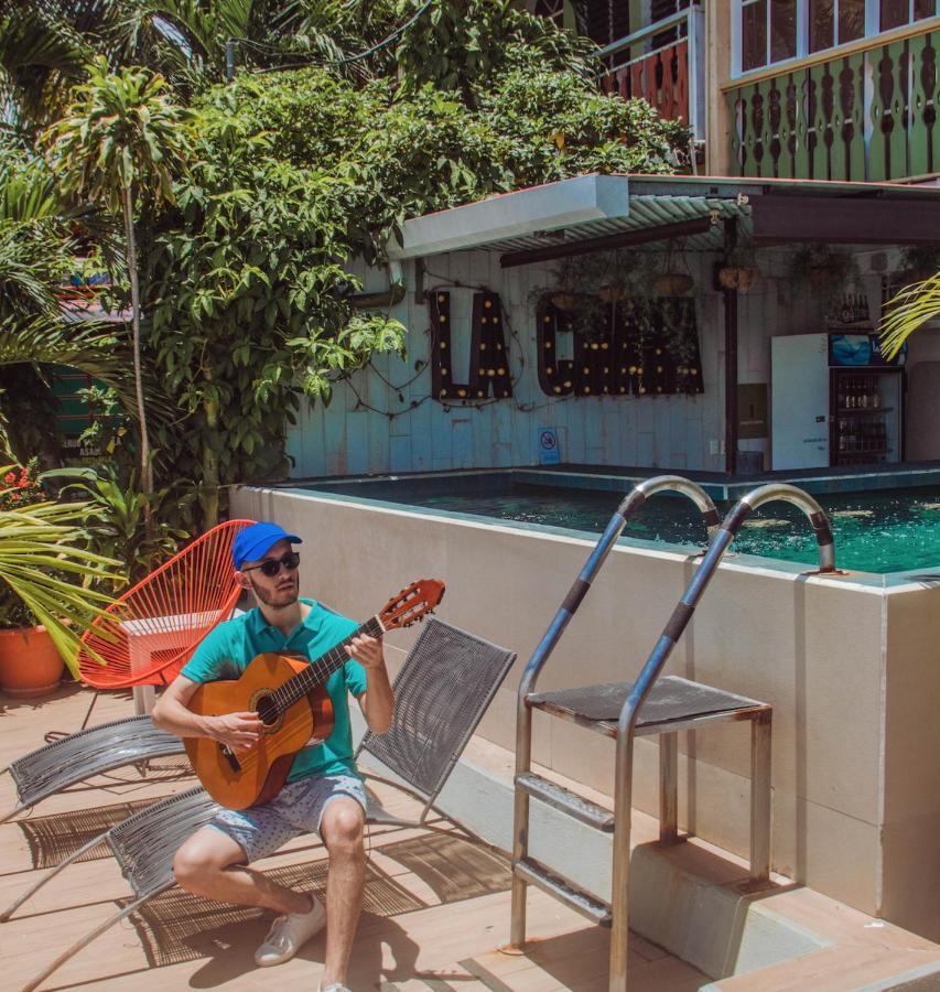 Hotel Peten Express Флорес Екстериор снимка