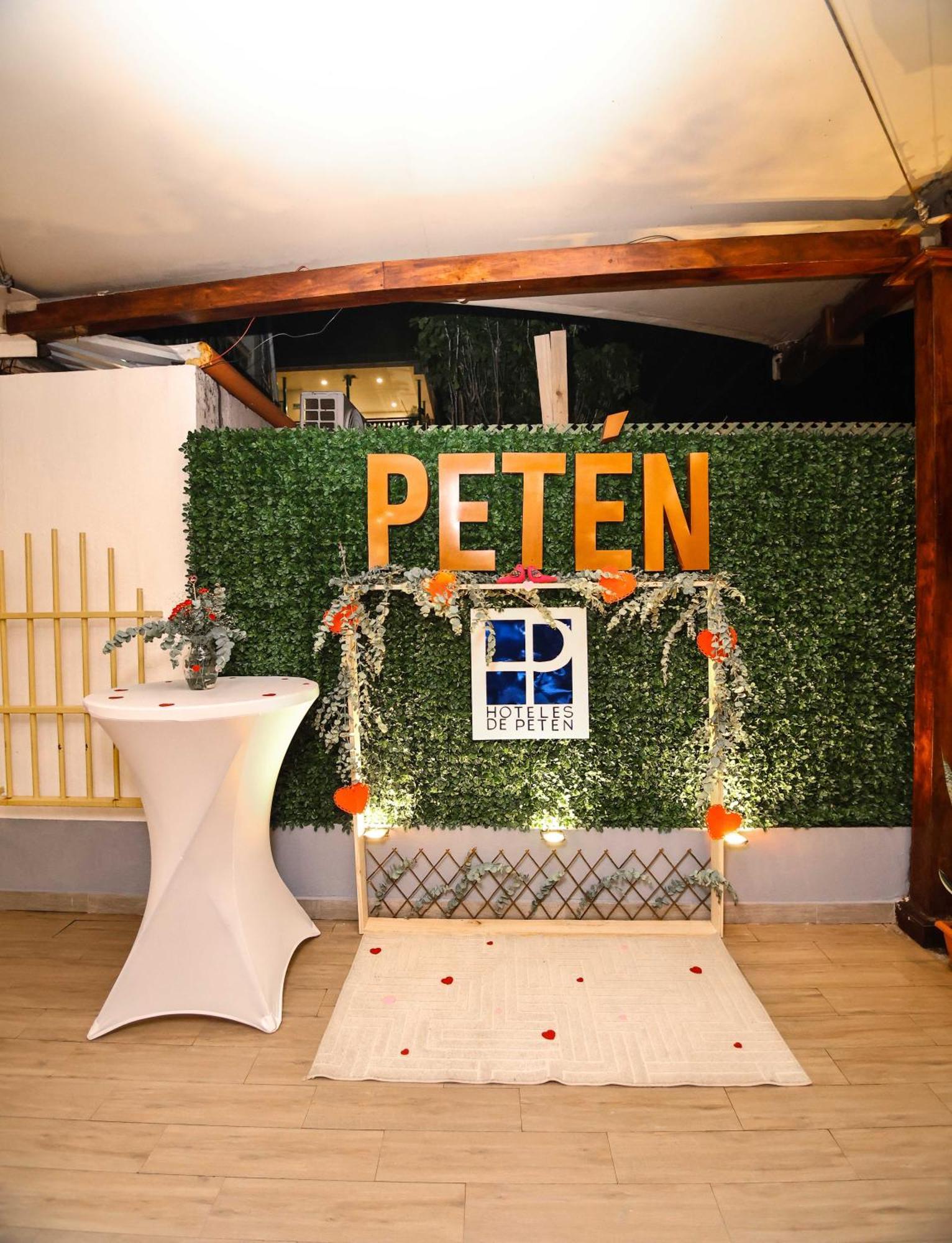 Hotel Peten Express Флорес Екстериор снимка
